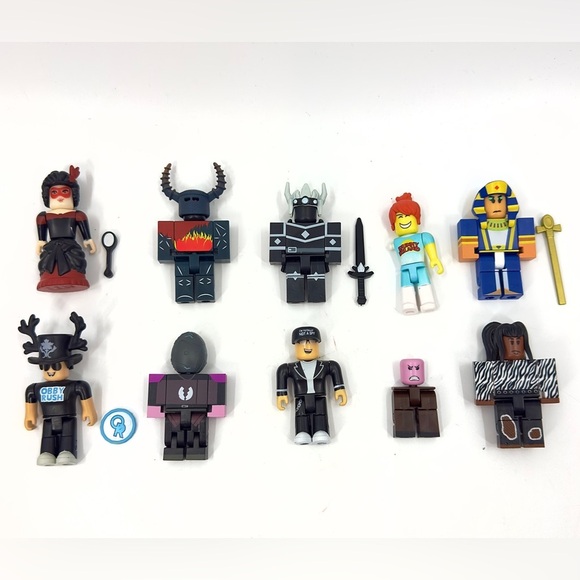 Roblox Mini Figures LOT of 10 With Some Accessories Mixed Bundle - Picture 1 of 6